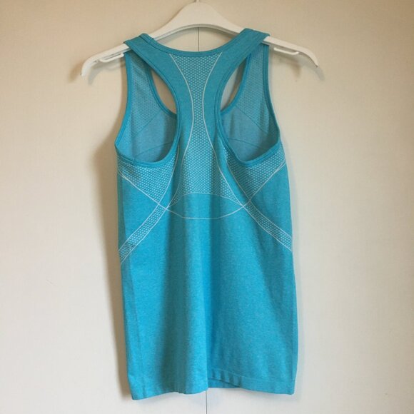 Gapfit Retro Ocean Blue Stretchy Soft Breathe Tank Top - Picture 16 of 16